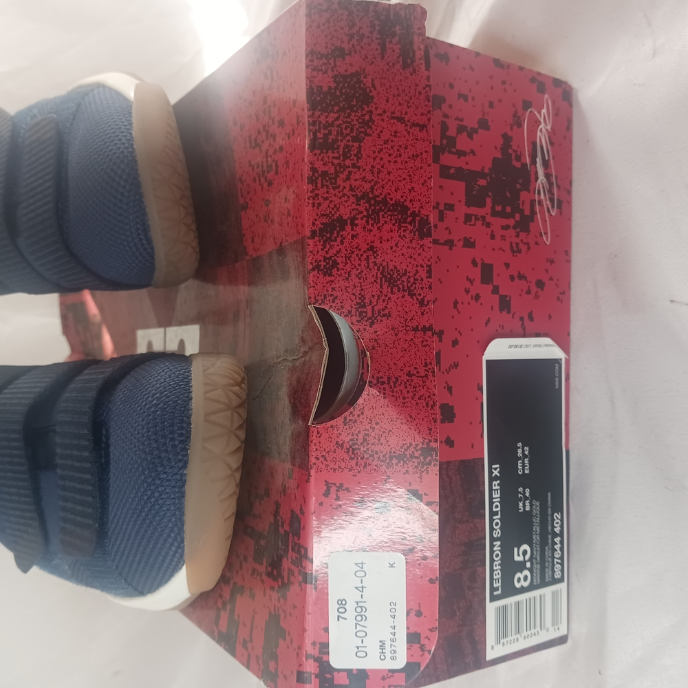 Nike LeBron Soldier 11  Basketball Shoes NEW - Picture 8 of 8
